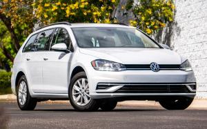 Volkswagen Golf TSI SportWagen 2017 года (NA)